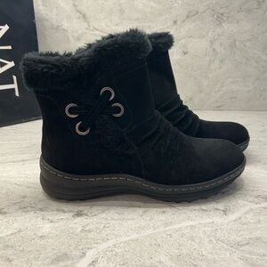 Naturalizer Black Winter Boots with Faux Fur. New